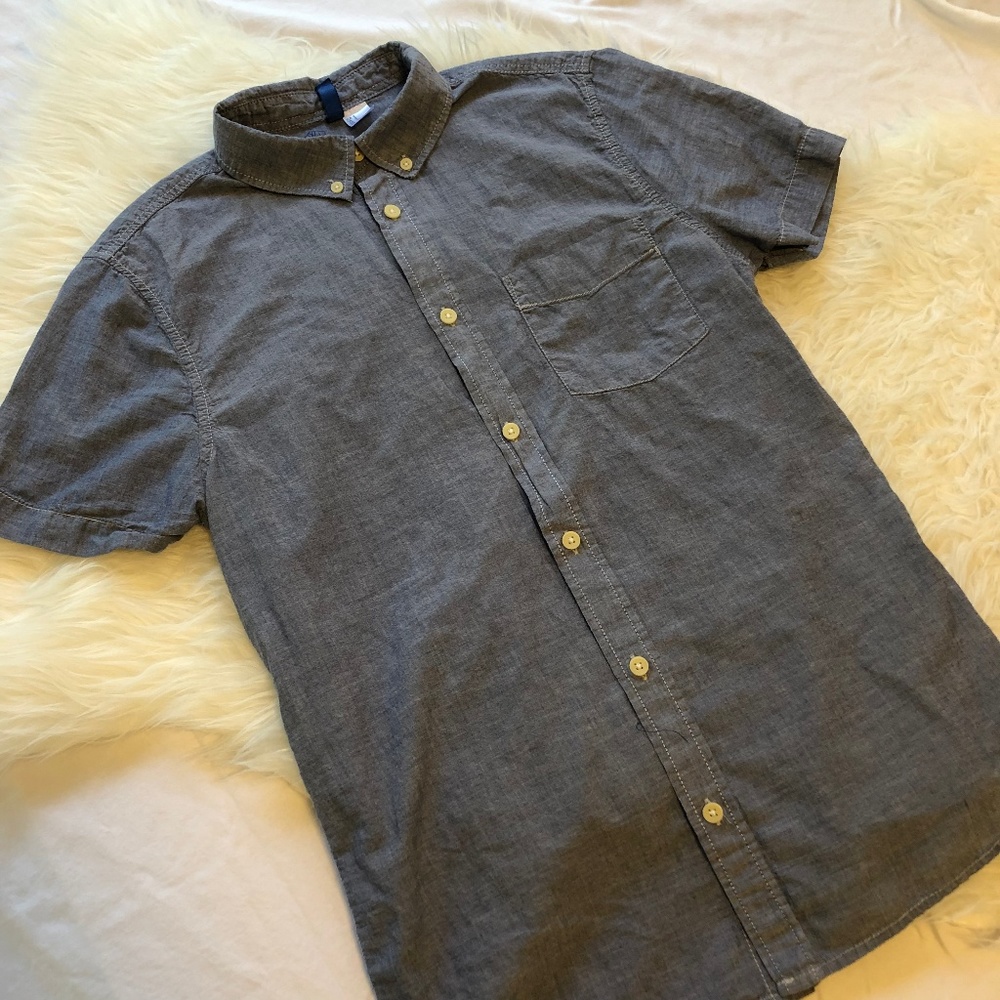 H&M Divided Men's Lightweight Button Up Shirt